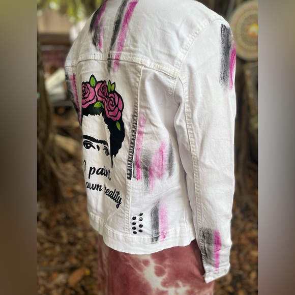 Hand painted white jean jacket - Picture 5 of 5